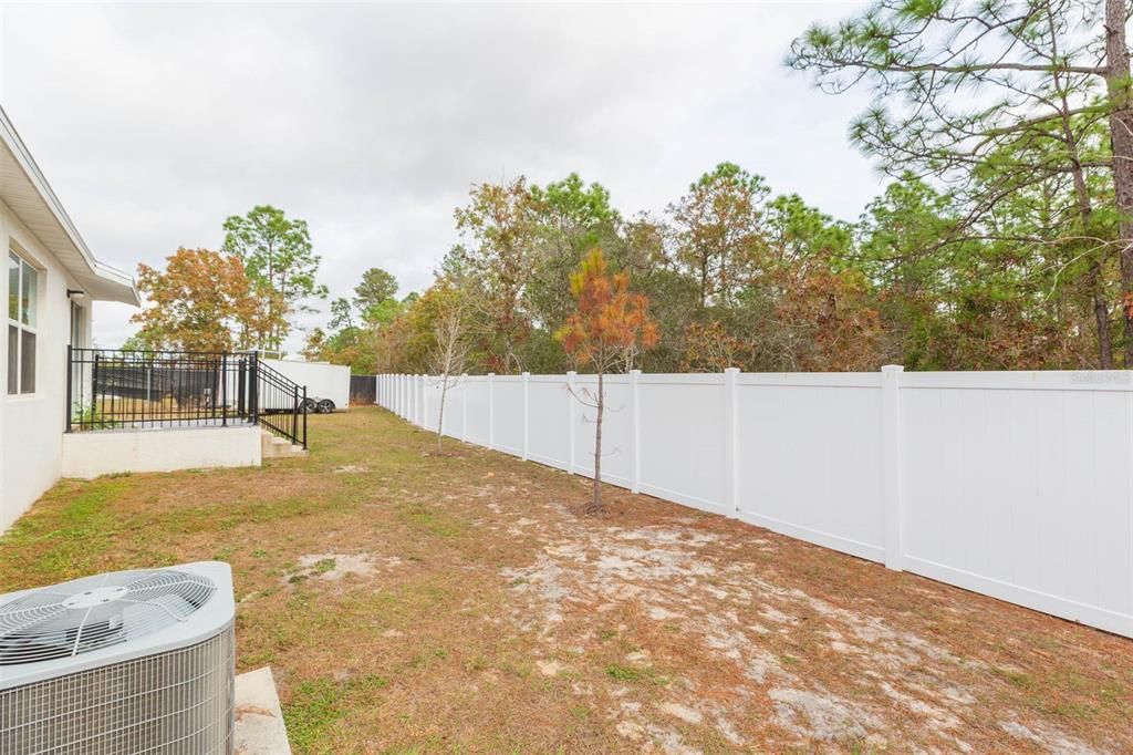 For Rent: $2,350 (4 beds, 2 baths, 1934 Square Feet)