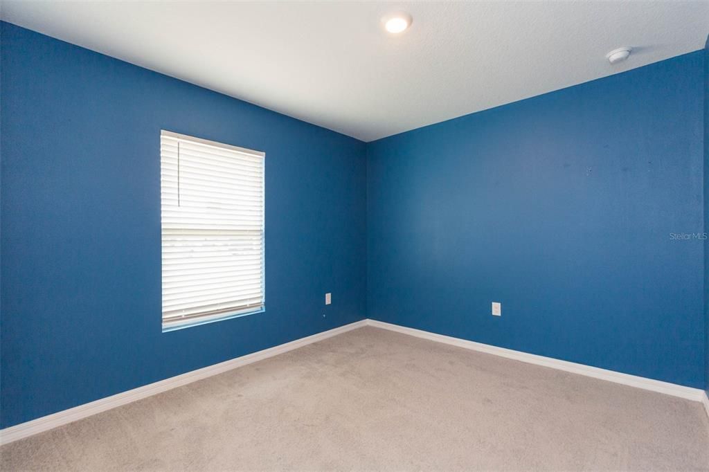 For Rent: $2,350 (4 beds, 2 baths, 1934 Square Feet)