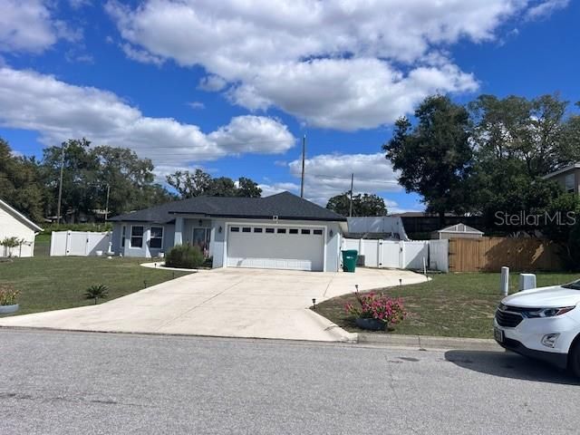 For Sale: $349,999 (2 beds, 2 baths, 1644 Square Feet)