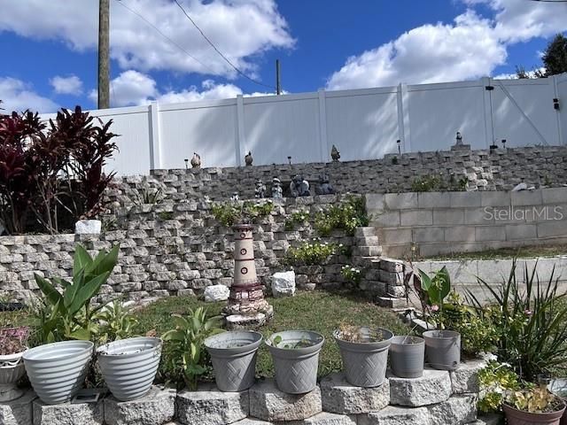 For Sale: $349,999 (2 beds, 2 baths, 1644 Square Feet)