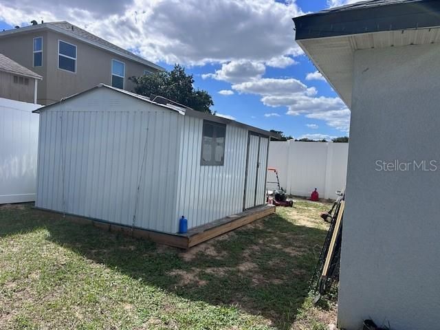 For Sale: $349,999 (2 beds, 2 baths, 1644 Square Feet)