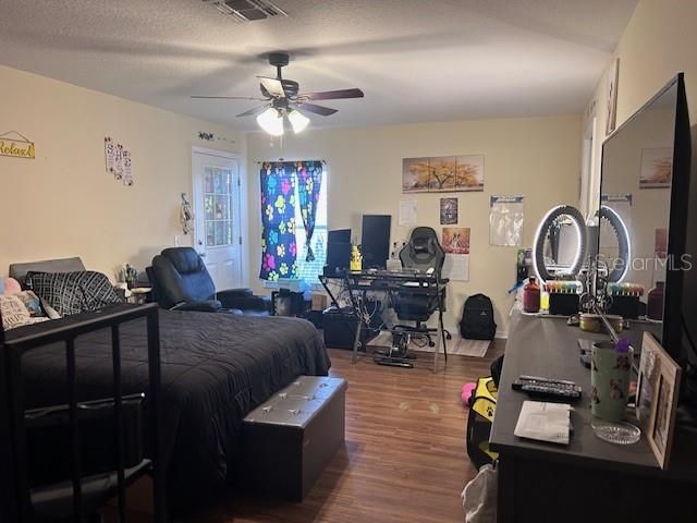 For Sale: $349,999 (2 beds, 2 baths, 1644 Square Feet)