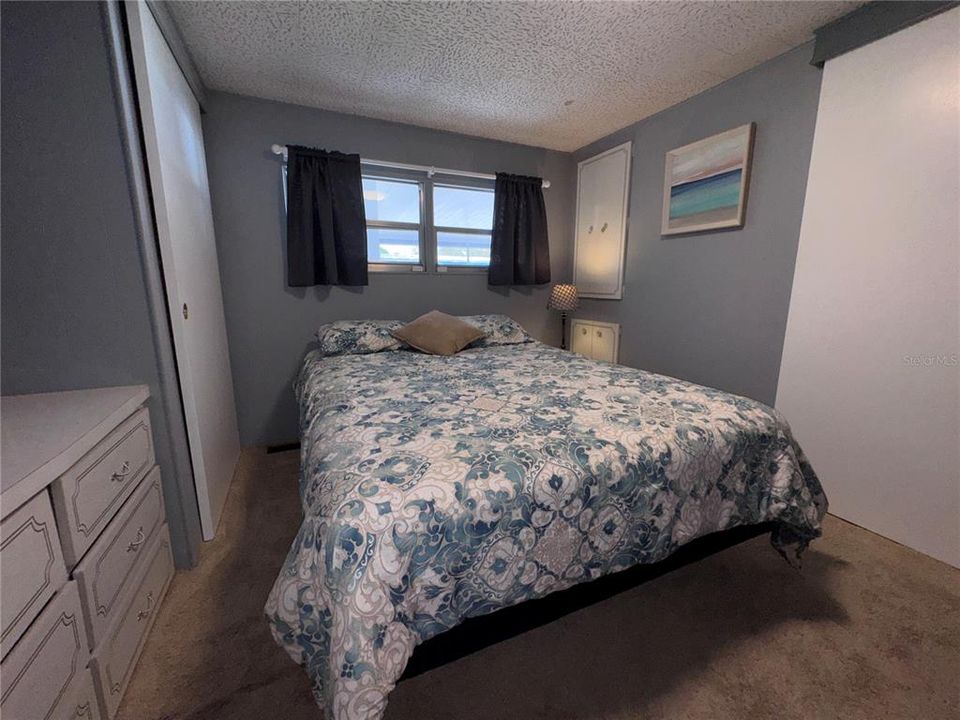 For Sale: $80,000 (2 beds, 1 baths, 864 Square Feet)