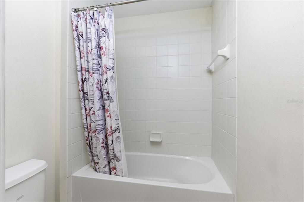 待售: $355,000 (5 贝兹, 3 浴室, 2320 平方英尺)