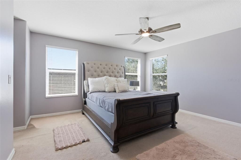 待售: $355,000 (5 贝兹, 3 浴室, 2320 平方英尺)