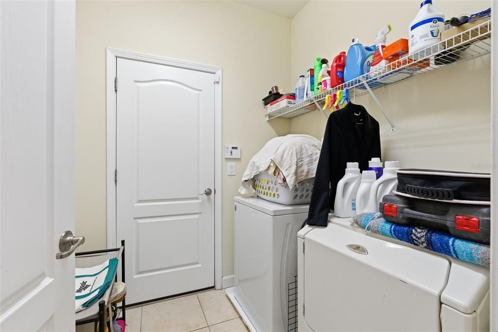 待售: $355,000 (5 贝兹, 3 浴室, 2320 平方英尺)