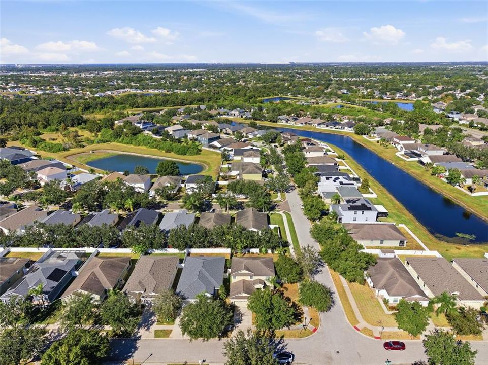 待售: $355,000 (5 贝兹, 3 浴室, 2320 平方英尺)