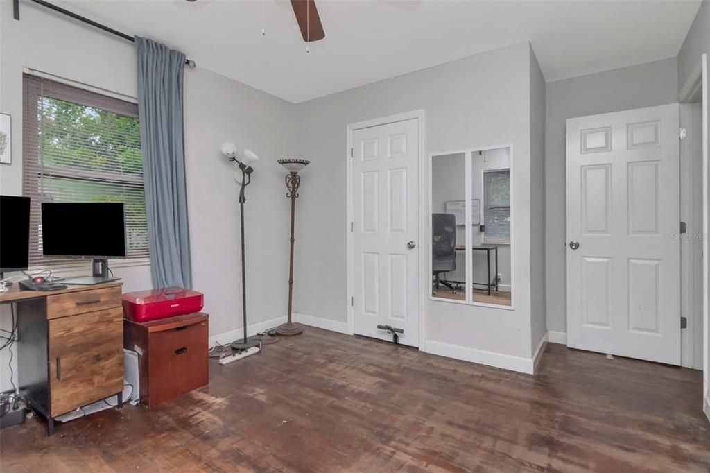 For Sale: $374,900 (3 beds, 2 baths, 1292 Square Feet)