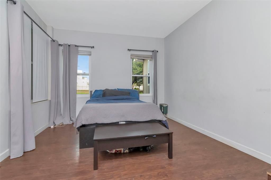 For Sale: $374,900 (3 beds, 2 baths, 1292 Square Feet)