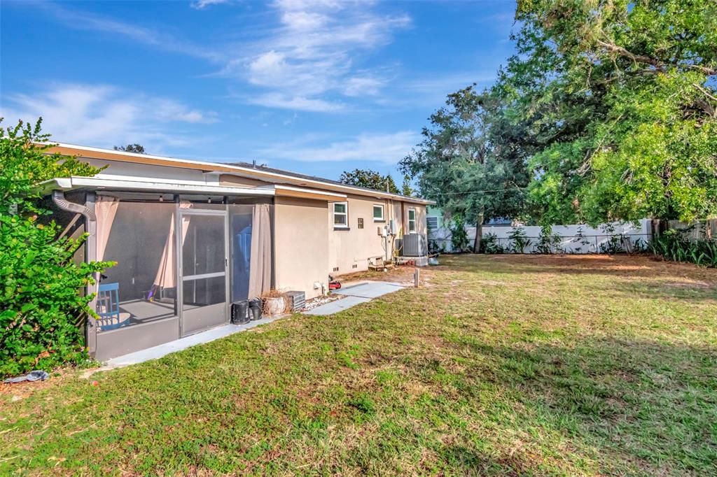 For Sale: $374,900 (3 beds, 2 baths, 1292 Square Feet)