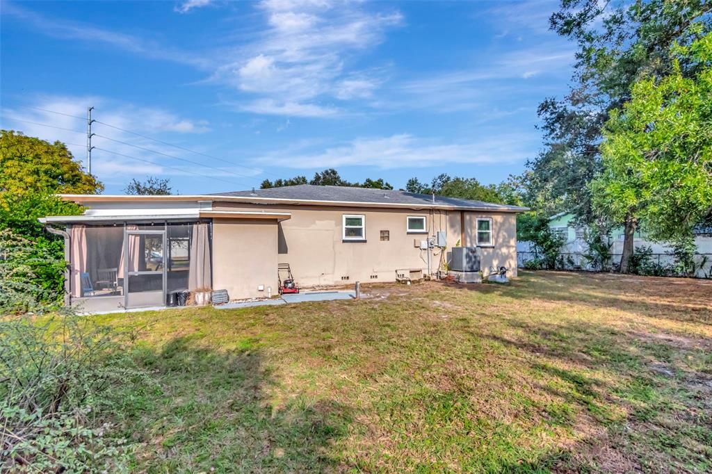 For Sale: $374,900 (3 beds, 2 baths, 1292 Square Feet)