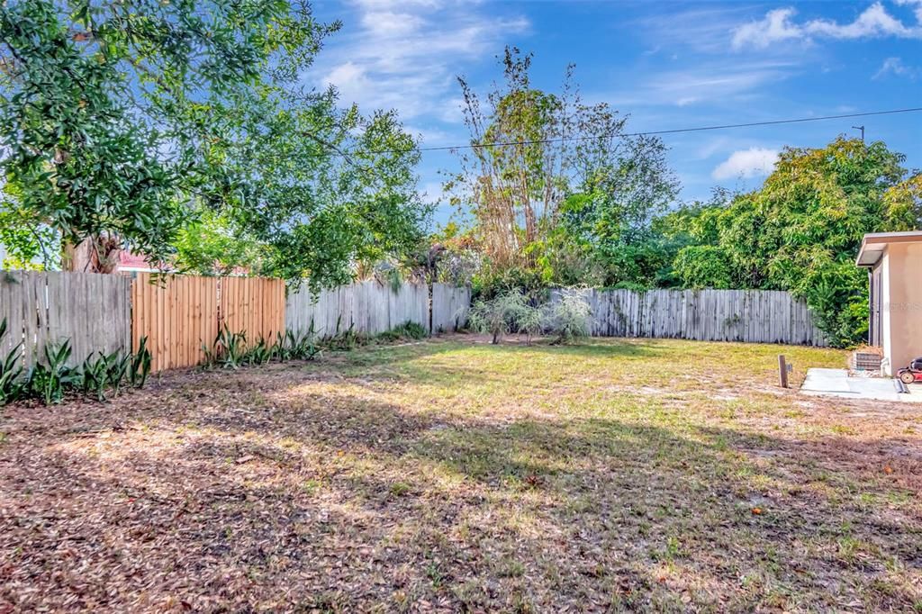 For Sale: $374,900 (3 beds, 2 baths, 1292 Square Feet)