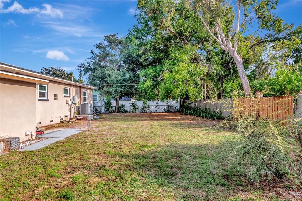 For Sale: $374,900 (3 beds, 2 baths, 1292 Square Feet)