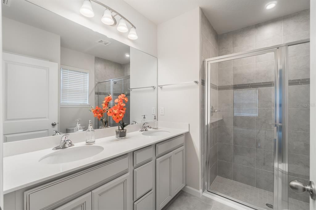 В аренду: $2,350 (4 спален, 2 ванн, 1532 Квадратных фут)