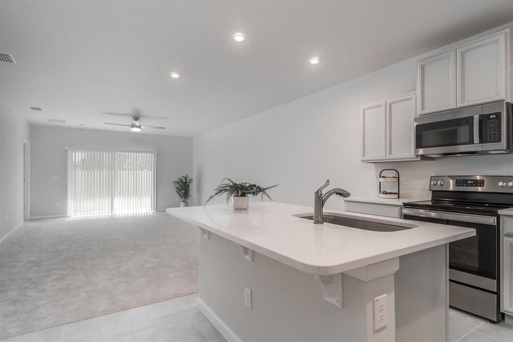 В аренду: $2,350 (4 спален, 2 ванн, 1532 Квадратных фут)