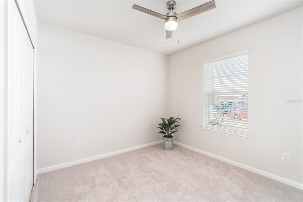 В аренду: $2,350 (4 спален, 2 ванн, 1532 Квадратных фут)