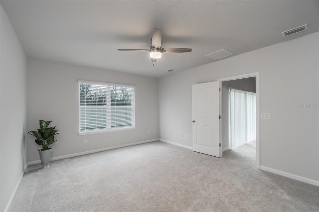 В аренду: $2,350 (4 спален, 2 ванн, 1532 Квадратных фут)