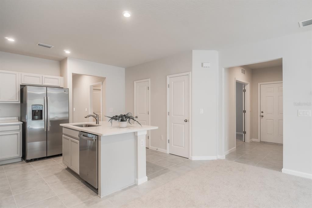 В аренду: $2,350 (4 спален, 2 ванн, 1532 Квадратных фут)