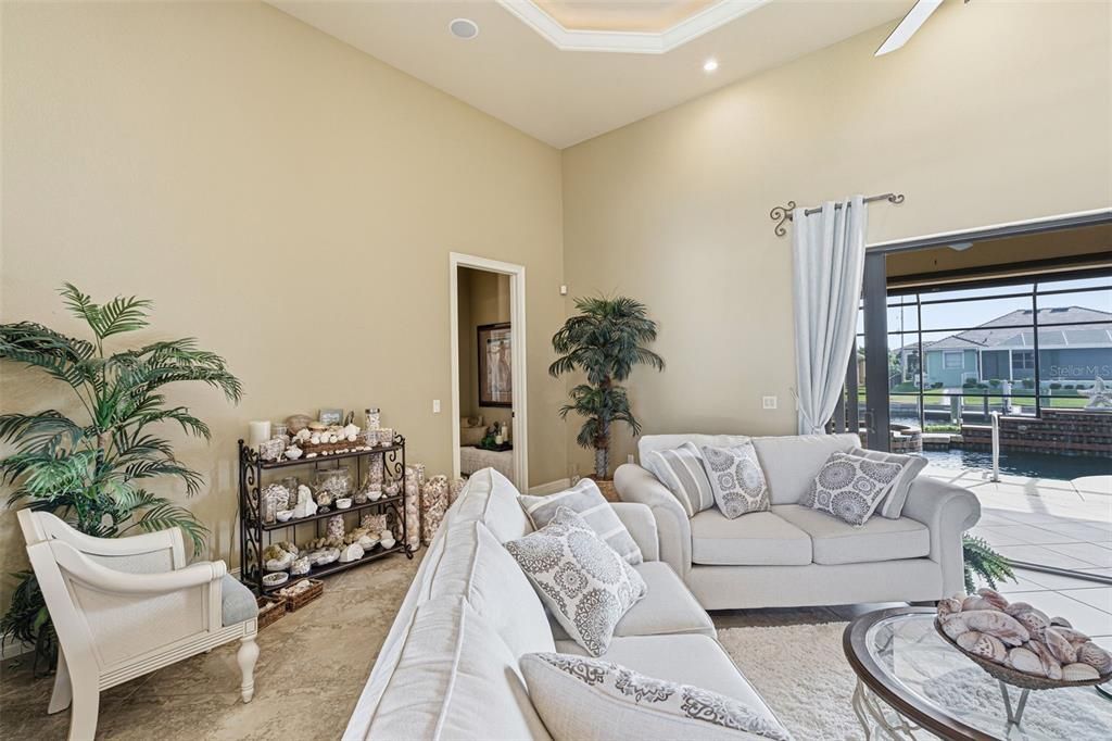 For Sale: $1,149,000 (3 beds, 2 baths, 3077 Square Feet)