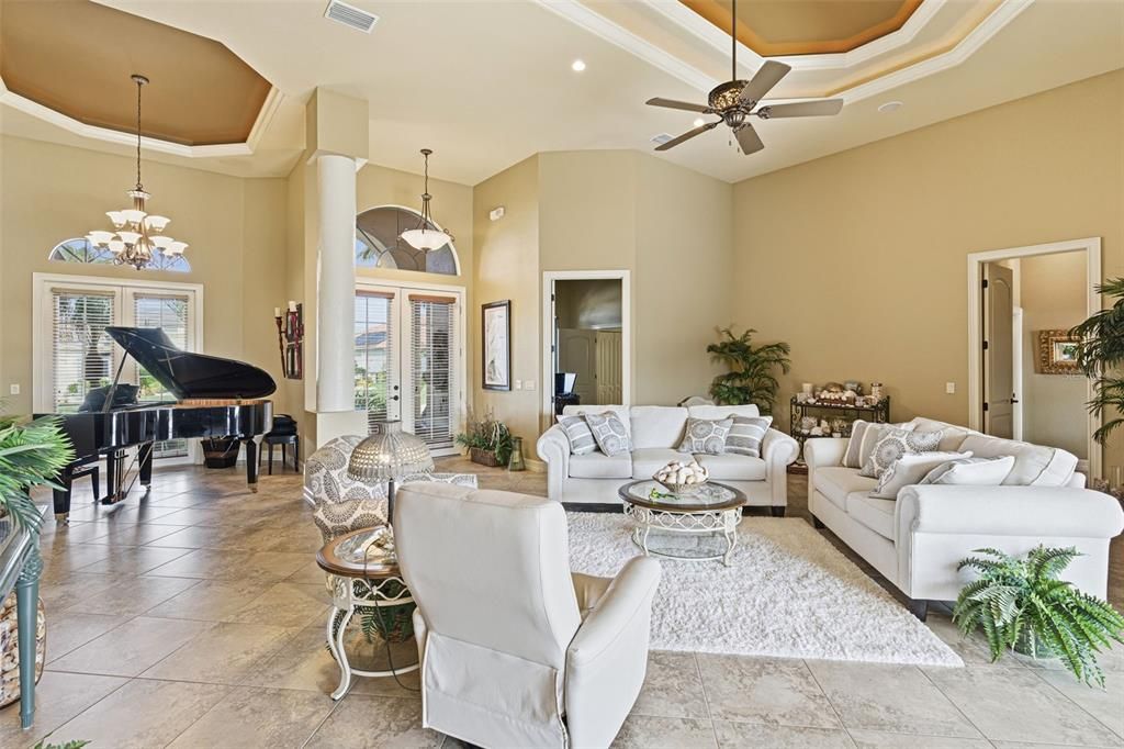 For Sale: $1,149,000 (3 beds, 2 baths, 3077 Square Feet)