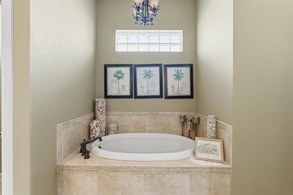 For Sale: $1,149,000 (3 beds, 2 baths, 3077 Square Feet)