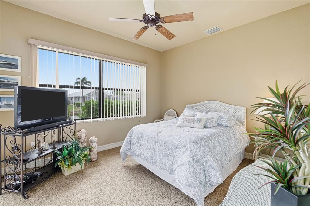 For Sale: $1,149,000 (3 beds, 2 baths, 3077 Square Feet)