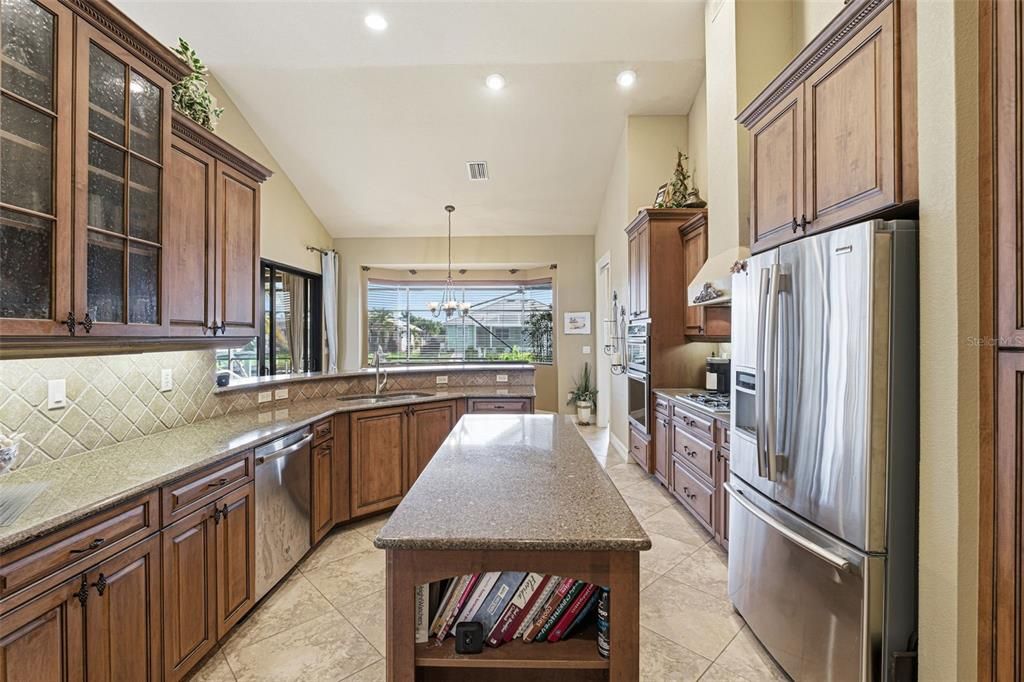 For Sale: $1,149,000 (3 beds, 2 baths, 3077 Square Feet)