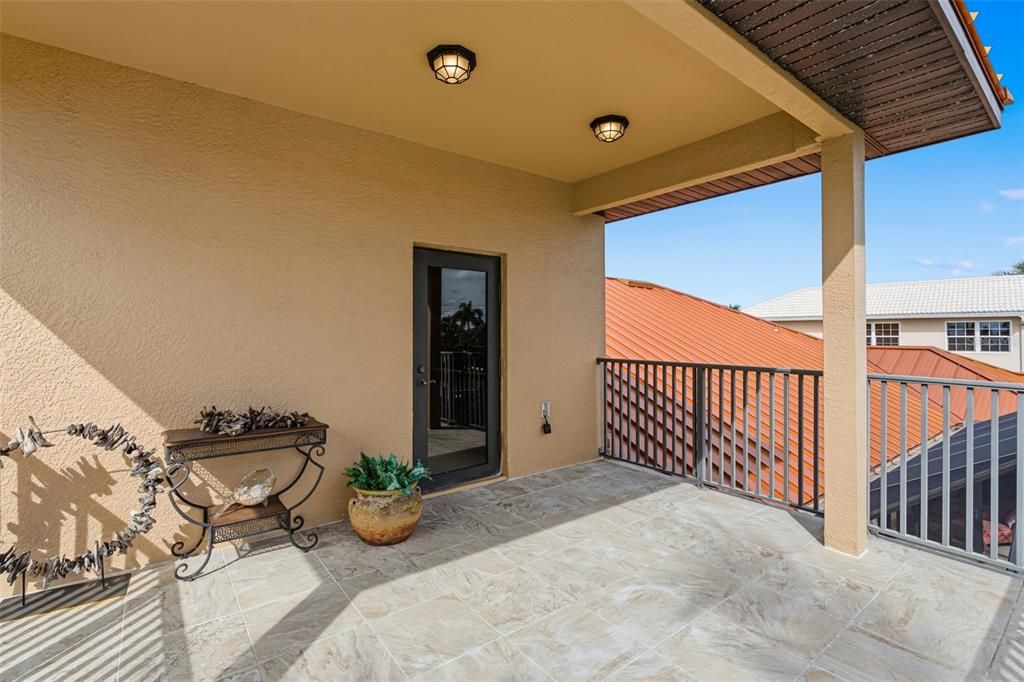 For Sale: $1,149,000 (3 beds, 2 baths, 3077 Square Feet)