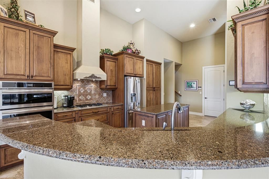 For Sale: $1,149,000 (3 beds, 2 baths, 3077 Square Feet)