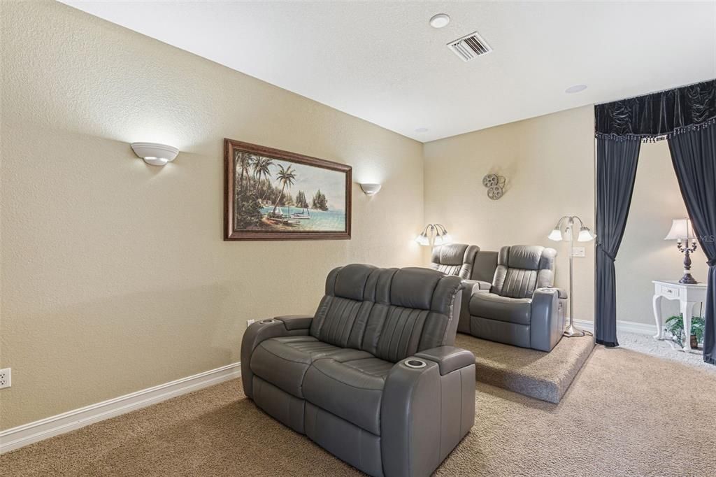 For Sale: $1,149,000 (3 beds, 2 baths, 3077 Square Feet)