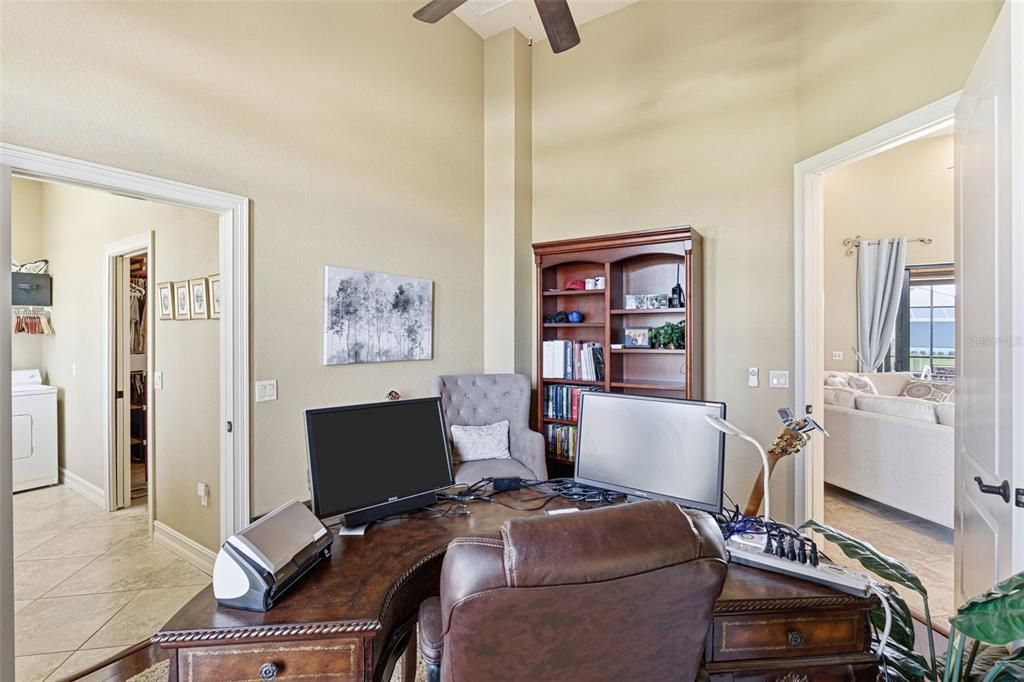 For Sale: $1,149,000 (3 beds, 2 baths, 3077 Square Feet)