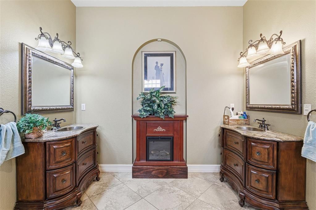 For Sale: $1,149,000 (3 beds, 2 baths, 3077 Square Feet)