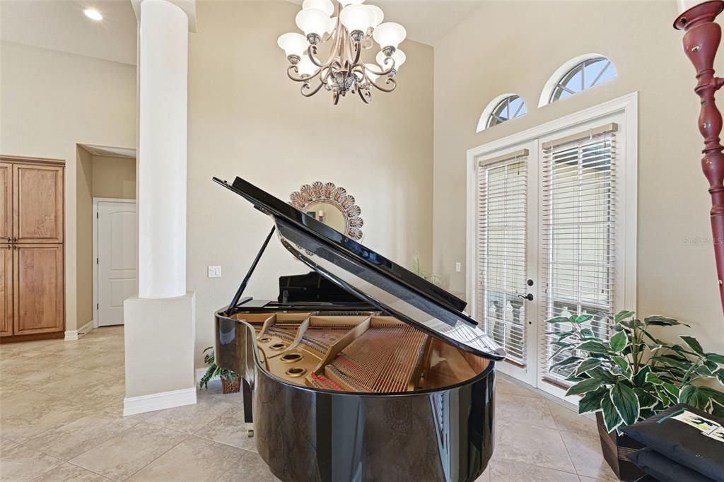 For Sale: $1,149,000 (3 beds, 2 baths, 3077 Square Feet)