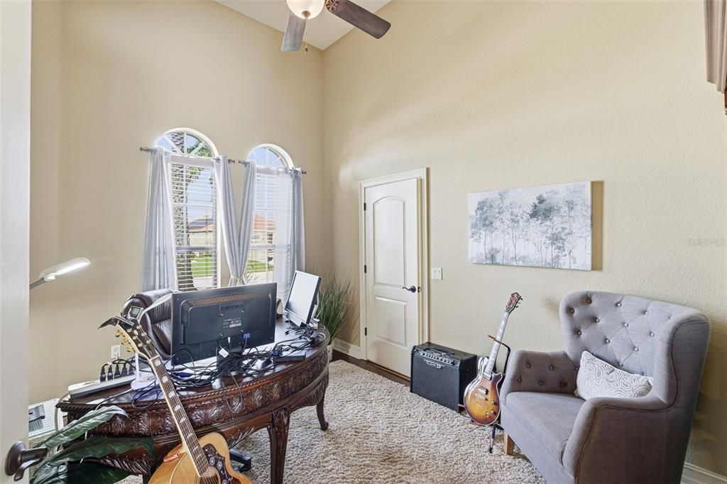 For Sale: $1,149,000 (3 beds, 2 baths, 3077 Square Feet)