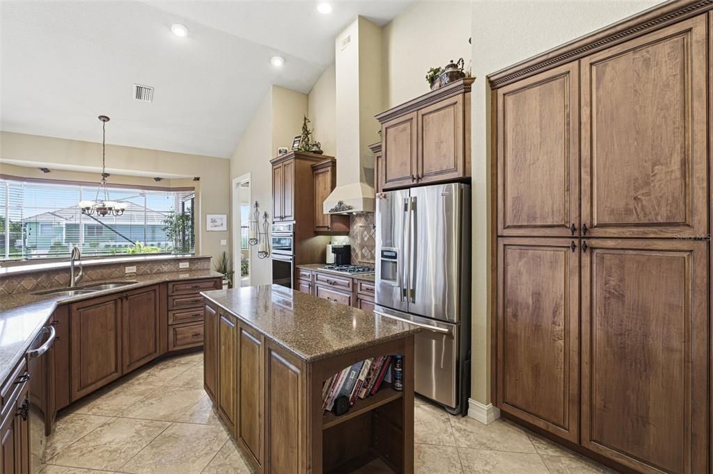 For Sale: $1,149,000 (3 beds, 2 baths, 3077 Square Feet)