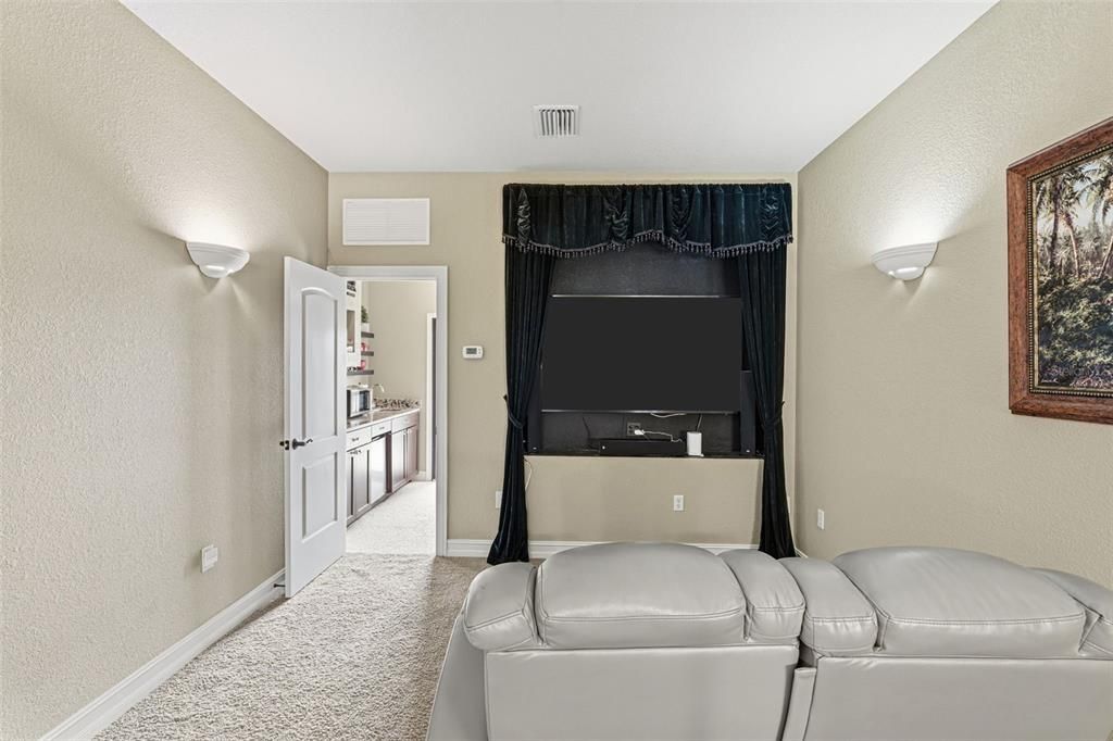 For Sale: $1,149,000 (3 beds, 2 baths, 3077 Square Feet)