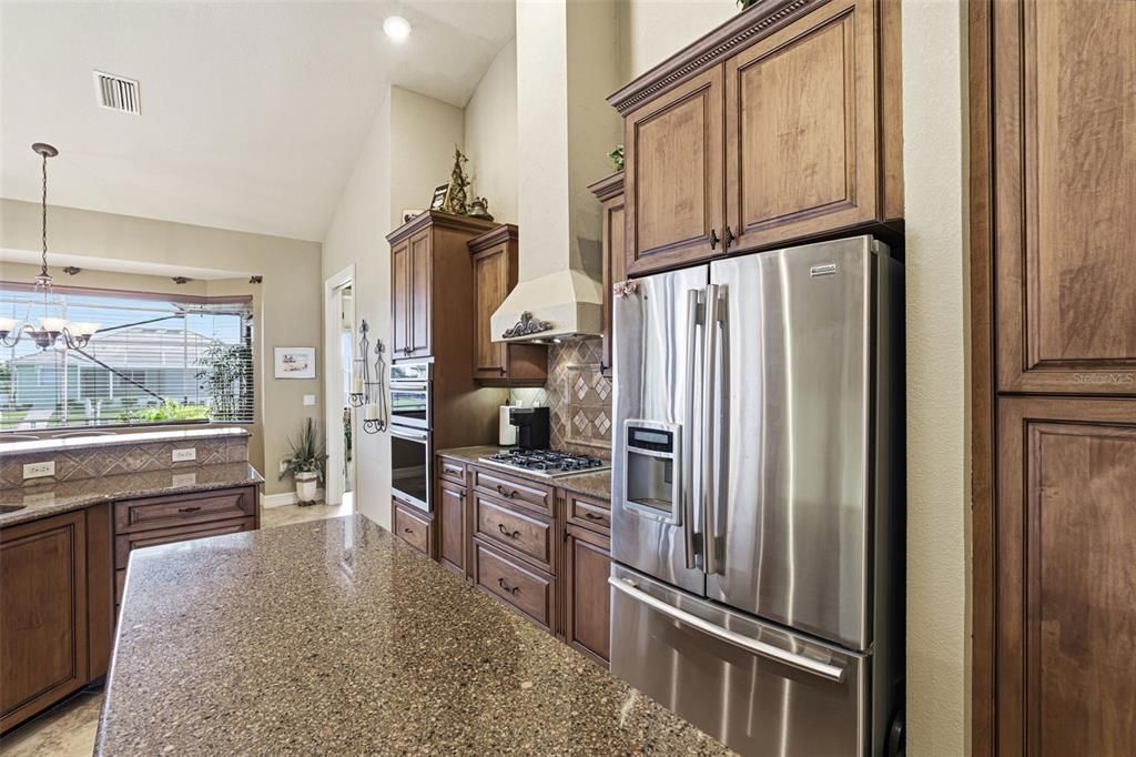 For Sale: $1,149,000 (3 beds, 2 baths, 3077 Square Feet)