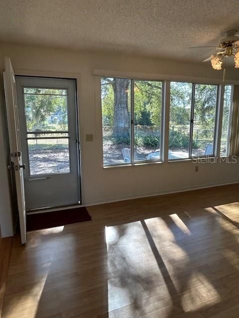 待售: $214,900 (2 贝兹, 2 浴室, 1432 平方英尺)