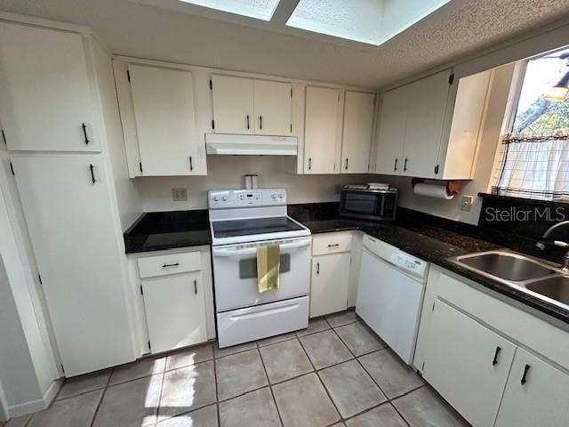 待售: $214,900 (2 贝兹, 2 浴室, 1432 平方英尺)