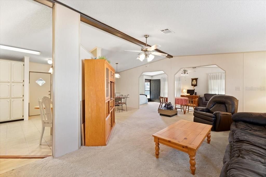 For Sale: $195,000 (2 beds, 2 baths, 1456 Square Feet)