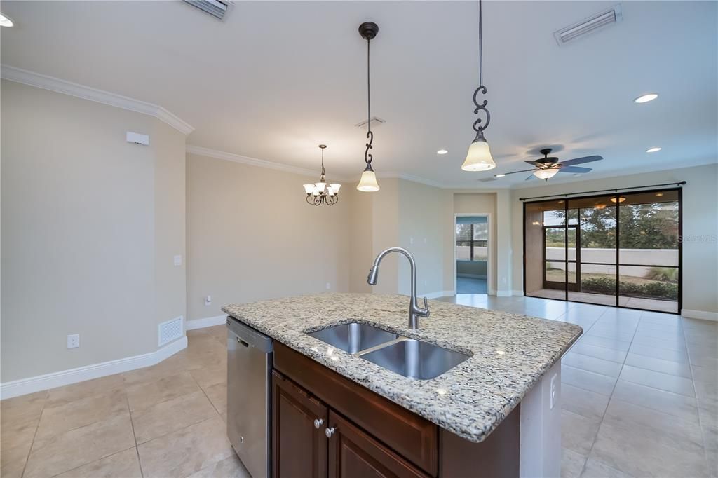 For Sale: $334,900 (2 beds, 2 baths, 1532 Square Feet)