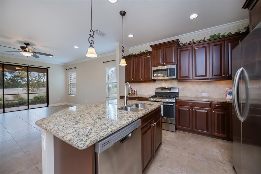 For Sale: $334,900 (2 beds, 2 baths, 1532 Square Feet)