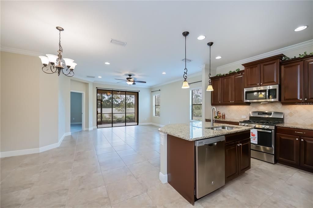 For Sale: $334,900 (2 beds, 2 baths, 1532 Square Feet)