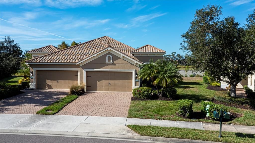 For Sale: $334,900 (2 beds, 2 baths, 1532 Square Feet)