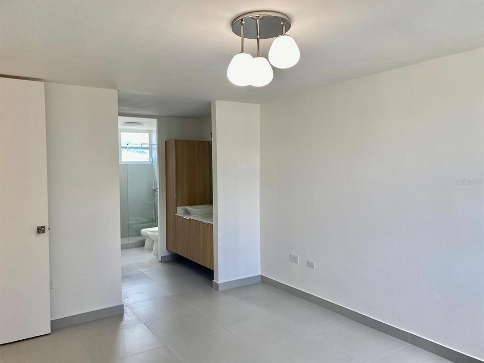 В аренду: $2,500 (3 спален, 2 ванн, 1260 Квадратных фут)