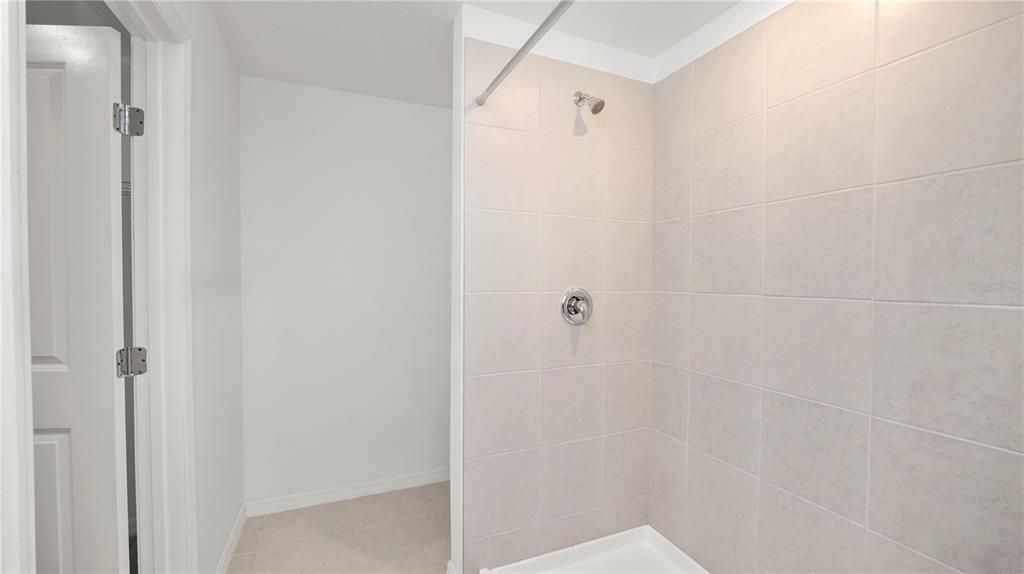 待售: $345,000 (4 贝兹, 3 浴室, 2174 平方英尺)