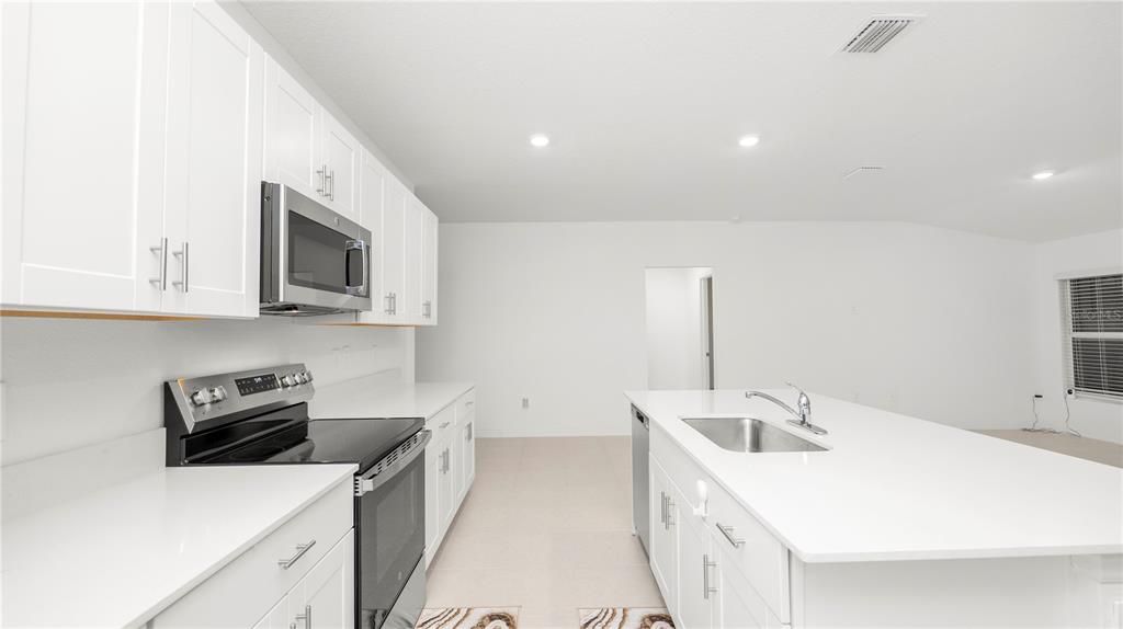 待售: $345,000 (4 贝兹, 3 浴室, 2174 平方英尺)