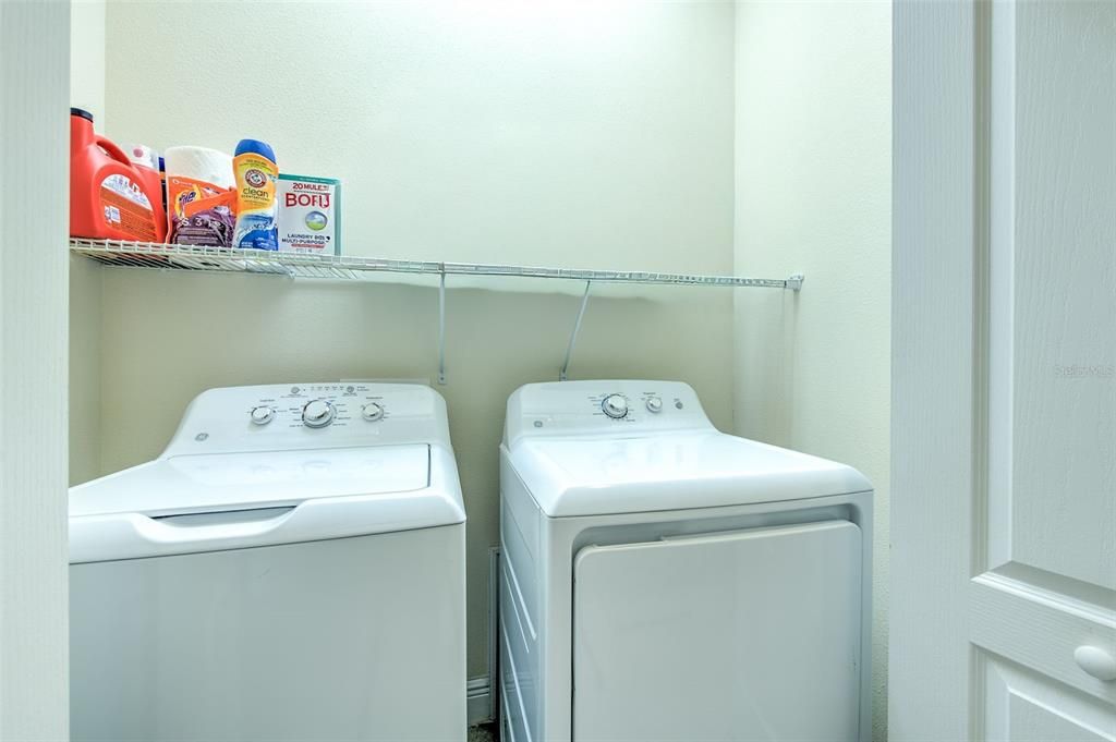 На продажу: $340,000 (2 спален, 2 ванн, 1435 Квадратных фут)