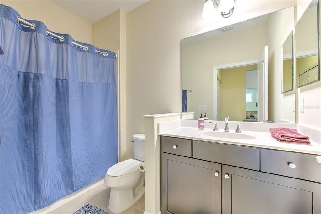 На продажу: $340,000 (2 спален, 2 ванн, 1435 Квадратных фут)