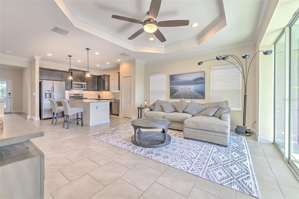 На продажу: $340,000 (2 спален, 2 ванн, 1435 Квадратных фут)